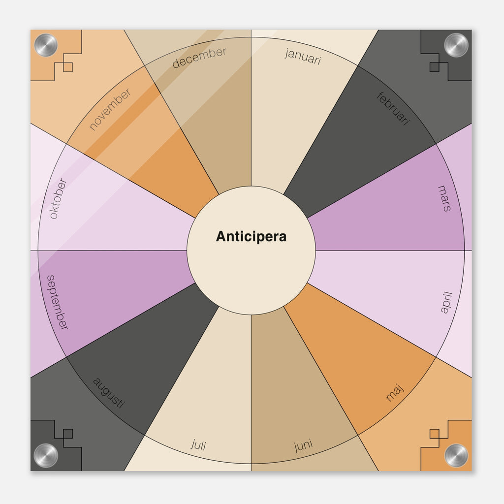 Evighetsplanerare årshjul i gråsvart, offwhite, ljusbrun, och två lila toner. I mitten av det geometriska årshjulet står det Anticipera.